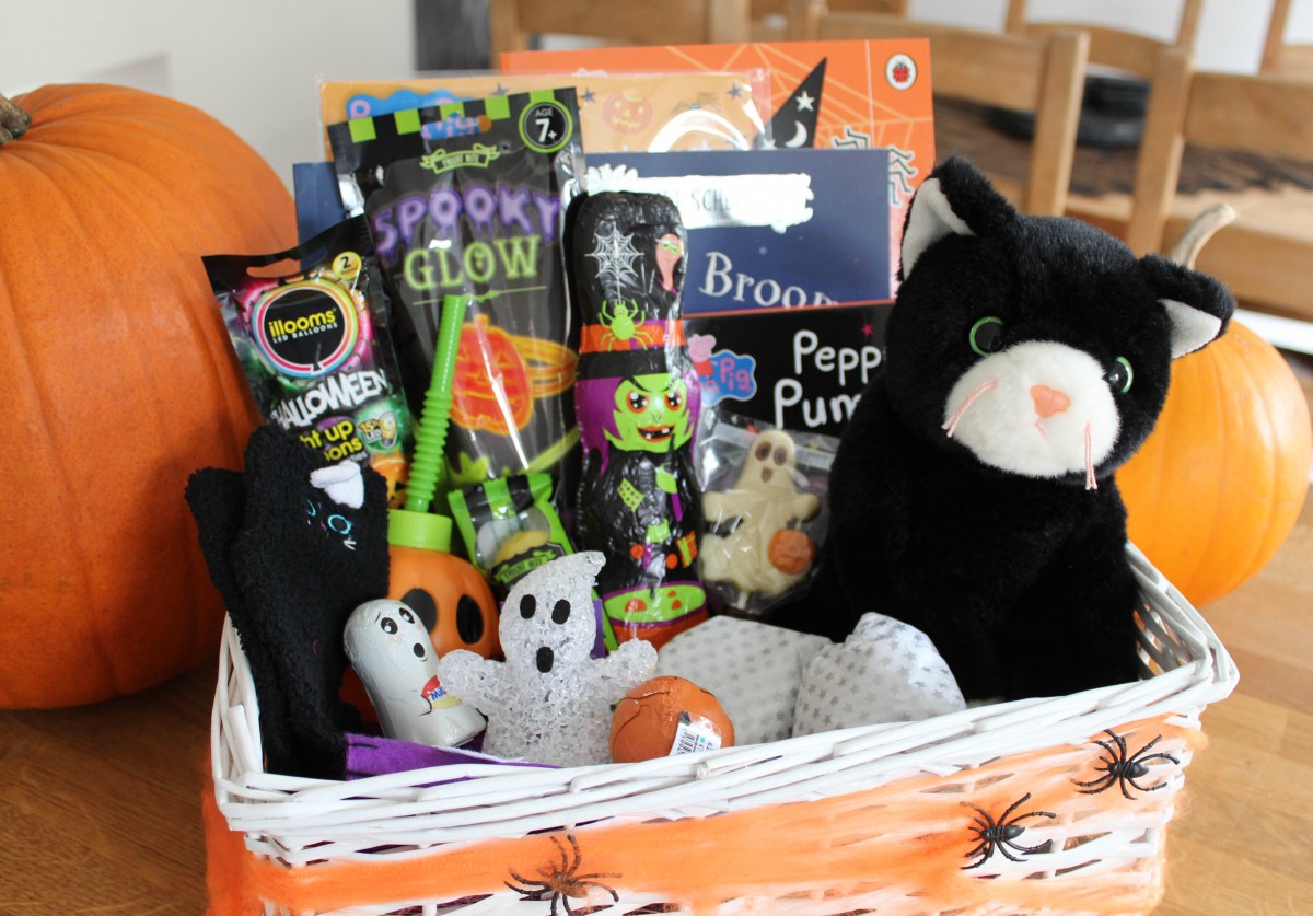 Halloween Treat Basket Ideas - Roseyhome - Halloween, treats, basket, ideas, halloween gifts, gifts, Autumn