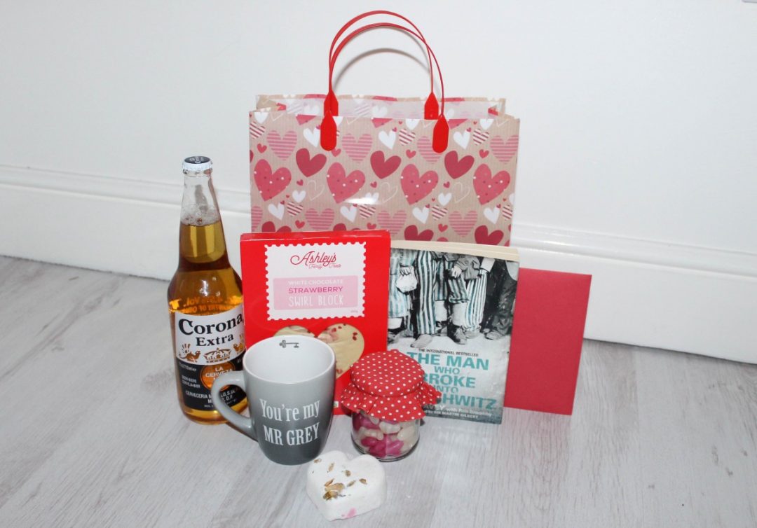 Valentines Day Gift Ideas for men - Roseyhome - valentines day, gift bag, gift, treats, valentines, valentines for men, valentines day gift, valentines day gift basket, husband, boyfriend