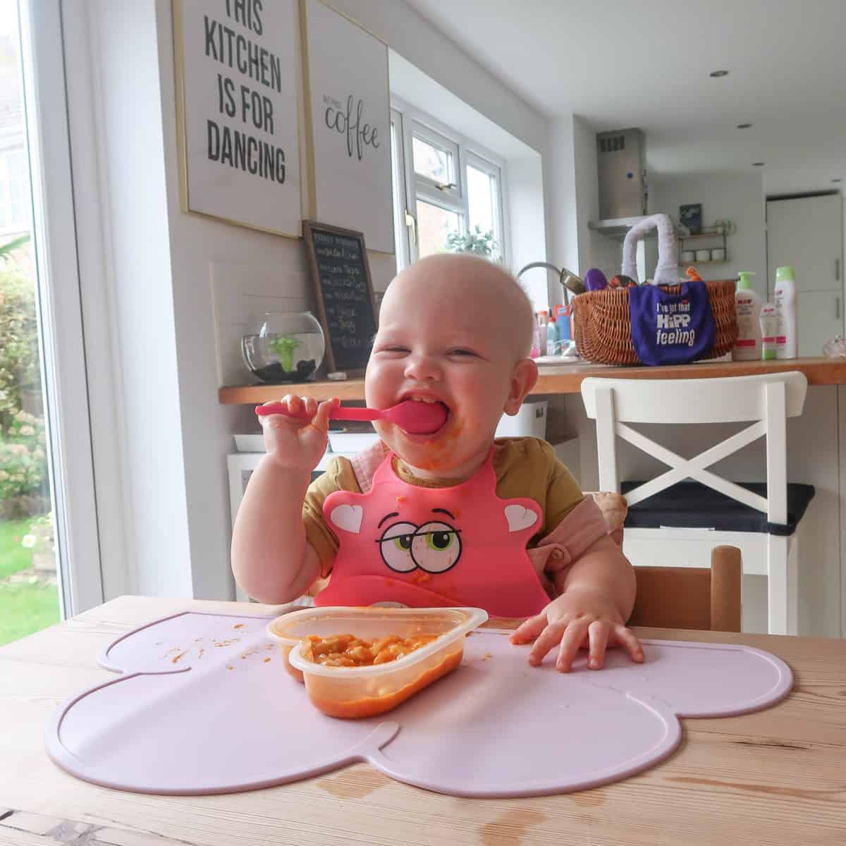 How to start weaning a baby - Roseyhome - weaning, purees, baby led weaning, puree feeding, baby's first foods