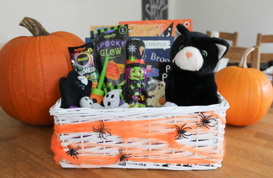 Halloween Treat Basket Ideas - Roseyhome - Halloween, treats, basket, ideas, halloween gifts, gifts, Autumn