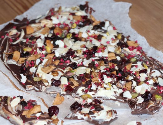 Fruit and Nut Bark - Roseyhome - baking, christmas, gifts, last minute gifts, toddler friendly baking